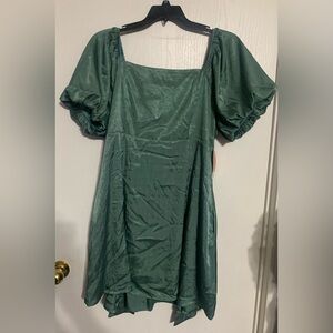 Arula Elegant Green Puff Sleeve Dress NWT